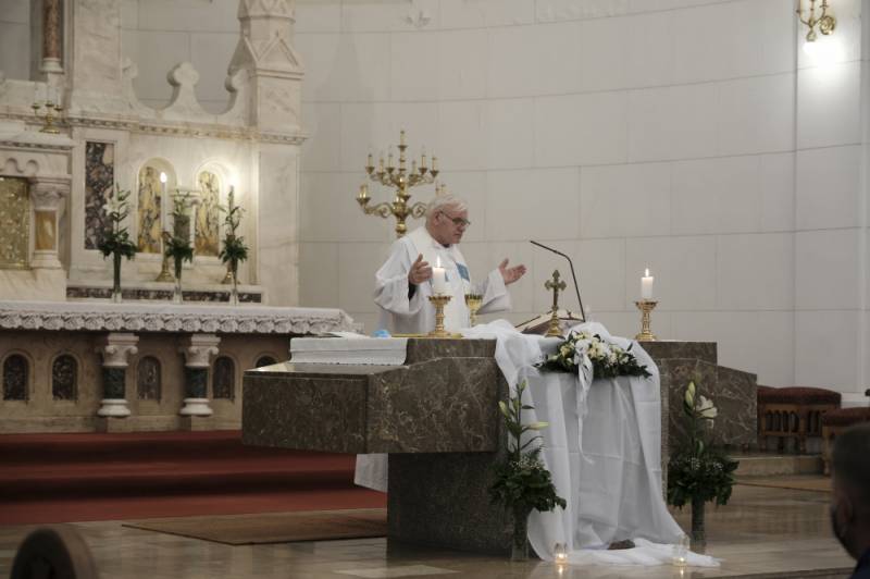 világméretű szentségimádás_Pius-templom (43).JPG